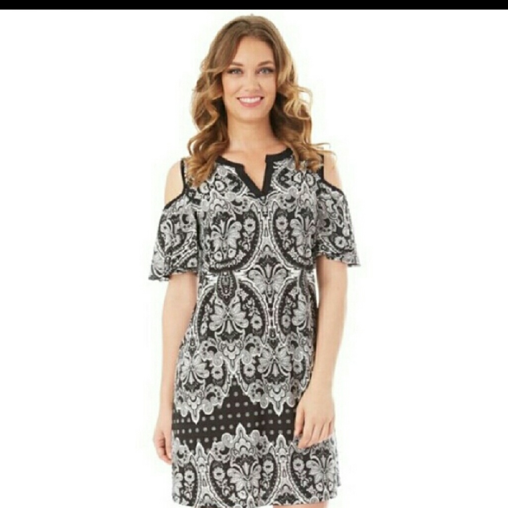 NEW W/O TAGS APT.9 Cold Shoulder Dress